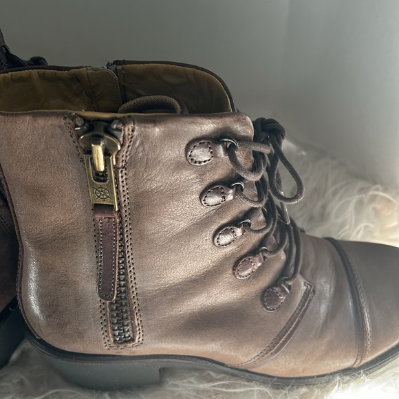 Women’s Sirkka Sean leather ankle boots by top brand BUSSOLA Size 39 - Picture 4 of 11